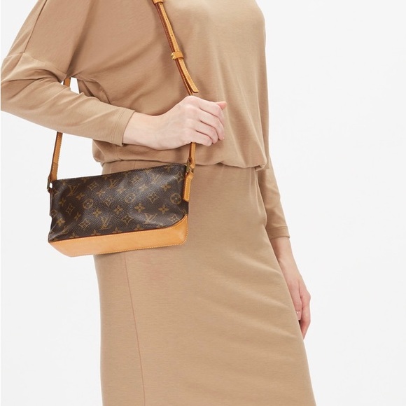 Authentic Louis Vuitton Trotteur Crossbody shoulder bag - Picture 6 of 16